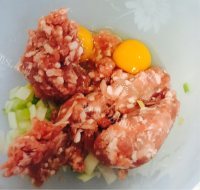 美味的三色珍珠丸子做法图解1)
