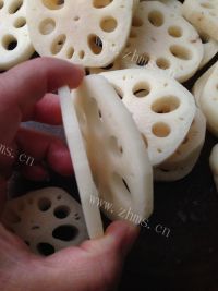 美味的酥炸藕盒做法图解5)