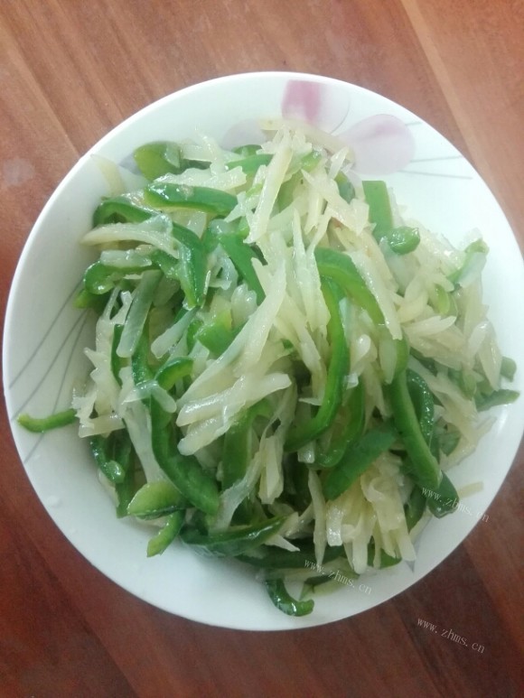 美味营养的青椒土豆丝