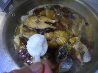 美味鲅鱼炖蒜薹做法图解12)