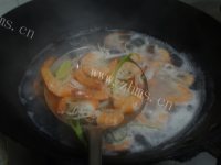 美味的白灼基围虾做法图解5)
