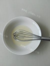 鲜美可口的戚风蛋糕做法图解2)