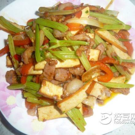 芹菜豆干炒肉