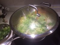 色香味俱全的海鲜汁焖锅做法图解7)