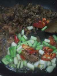 好吃的黄豆芽炒肉做法图解4)