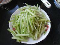 #爱生活#炒芹菜做法图解1)