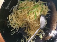 好吃的醋溜土豆丝做法图解6)