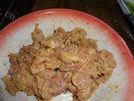 家常菜鸡腿菇炒肉片做法图解3)