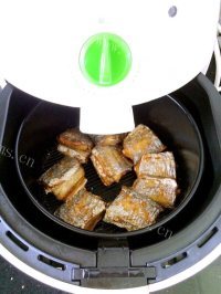 自制香酥孜然带鱼做法图解5)