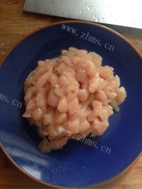 美味的原香烧烤鸡肉披萨做法图解4)