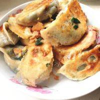 很有食欲的韭菜锅贴做法图解6)