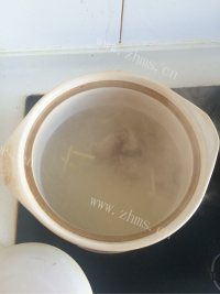 美味的砂锅排骨粥做法图解5)