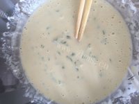 回味无穷的鸡蛋饼做法图解4)