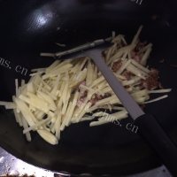 家常土豆丝做法图解4)