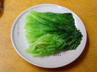 低脂少油酸蒜白灼生菜做法图解6)
