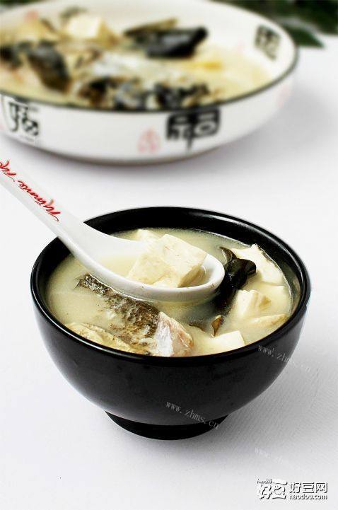 鳙鱼头豆腐汤
