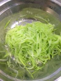 凉拌佛手瓜做法图解4)
