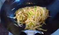 #爱美食#青椒土豆丝