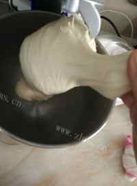 自制蜜豆面包卷做法图解8)
