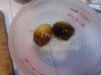 美味营养的凉拌皮蛋做法图解1)