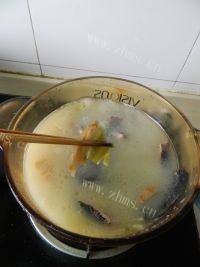 美味的滋补黑鱼汤做法图解10)