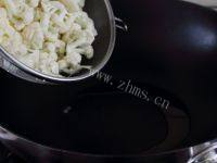 家常菜清炒花菜做法图解3)