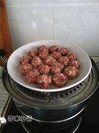美味的糖醋肉丸做法图解2)