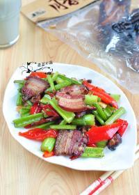 家常菜西芹炒腊肉