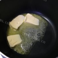 自制花生牛轧糖做法图解2)