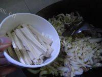 家常菜白菜炒豆干做法图解9)