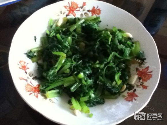 香香的凉拌芹菜叶