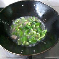 家常菜青椒炒肉片做法图解7)