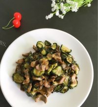 美味的黄瓜干炒鸡胗做法图解7)