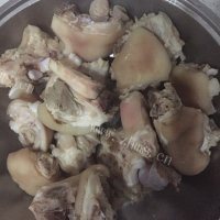 玉盘珍馐的红烧猪蹄做法图解1)