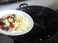 家常酱焖鸡块做法图解6)