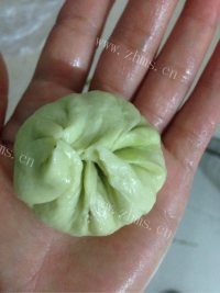 香喷喷的菜汁肉包做法图解5)