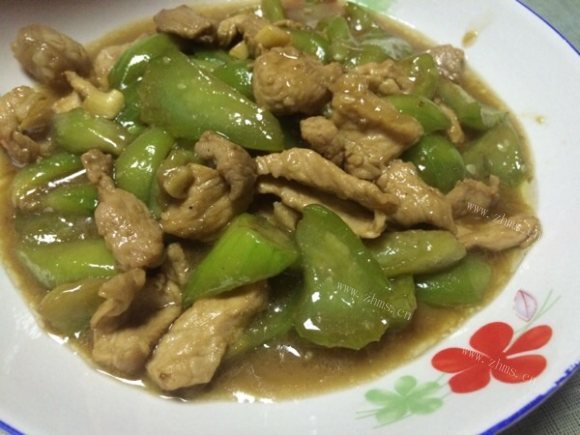 诱人的丝瓜炒肉