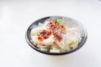饺子皮油泼扯面做法图解6)