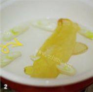 花胶煲鸡做法图解2)