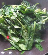 菠菜炒肉丝做法图解4)