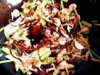 家常菜金针菇炒芹菜做法图解4)