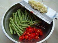 家常菜五花肉炒豆角做法图解1)