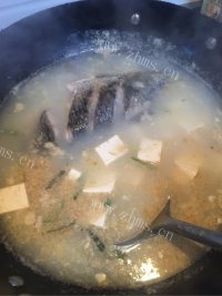 营养鲫鱼豆腐汤做法图解7)