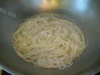 食欲满满的麻辣拌面做法图解7)