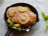 美味的自制柠檬蒜香鸡做法图解5)