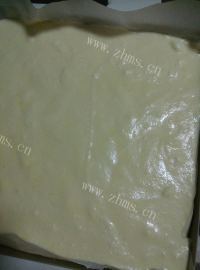 自制葡萄干蛋糕卷做法图解11)