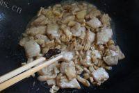 营养丰富的萝卜干炒肉做法图解7)
