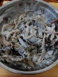 色味俱全的干炸鲜蘑做法图解4)