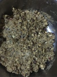 自制广式五仁月饼做法图解8)
