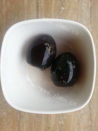 简单版皮蛋瘦肉粥做法图解2)
